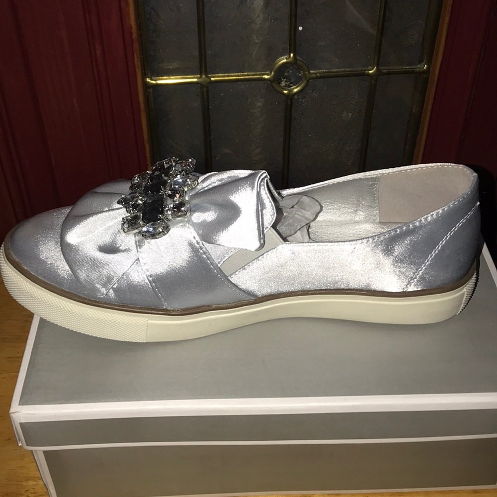 Shoe